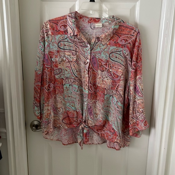 A peachy paisley blouse. - Picture 1 of 5